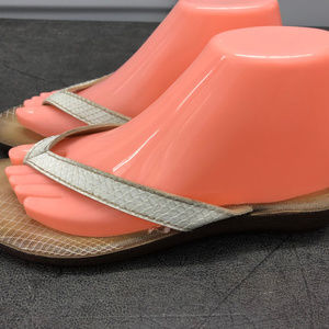 Ariane Women's White/Tan Flip-Flops Sandals Size 9